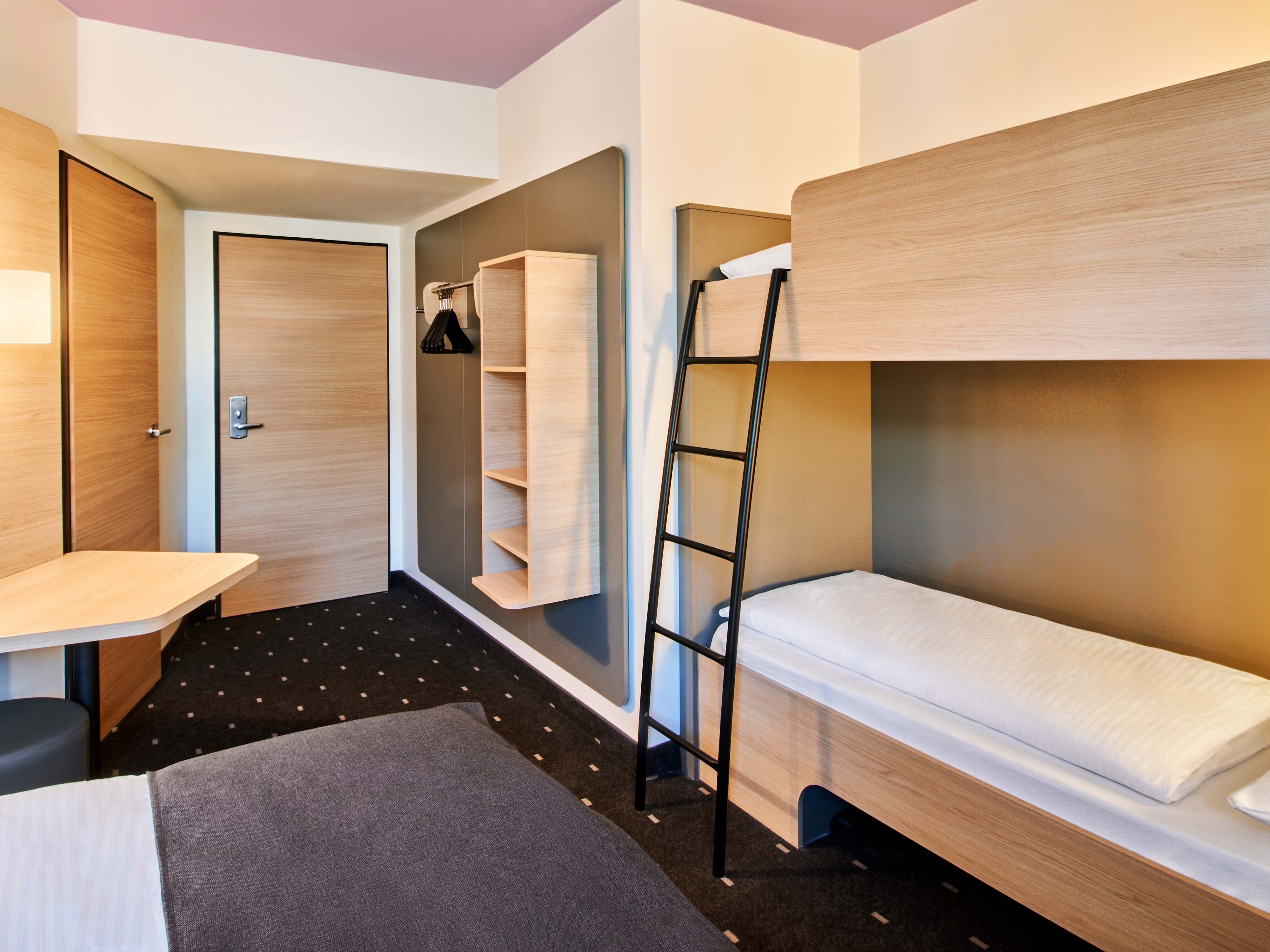 Фото B&b Hotel Frankfurt-Niederrad