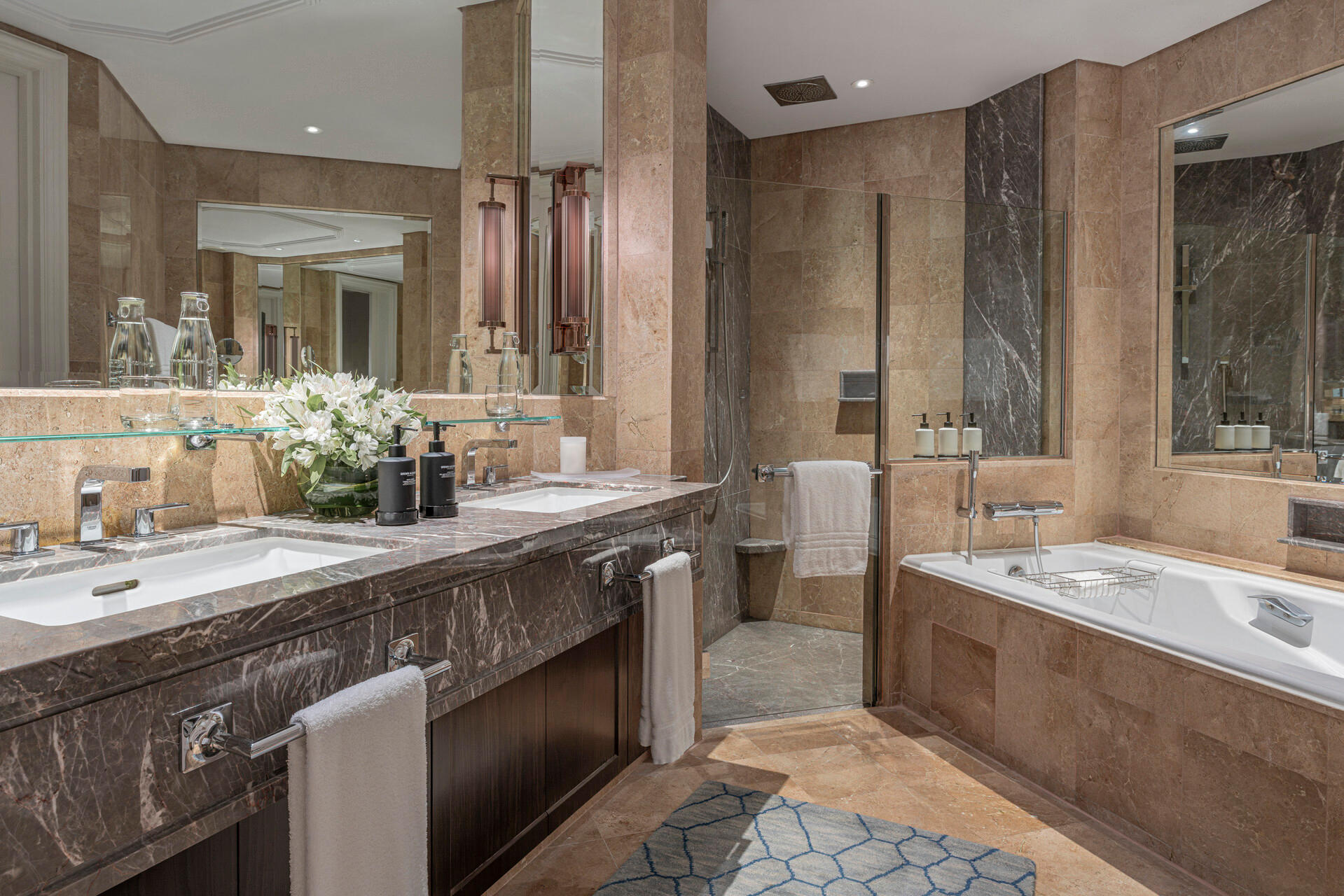 Фото Four Seasons Hotel Singapore