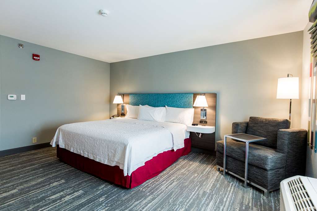 Фото Hampton Inn Bismarck