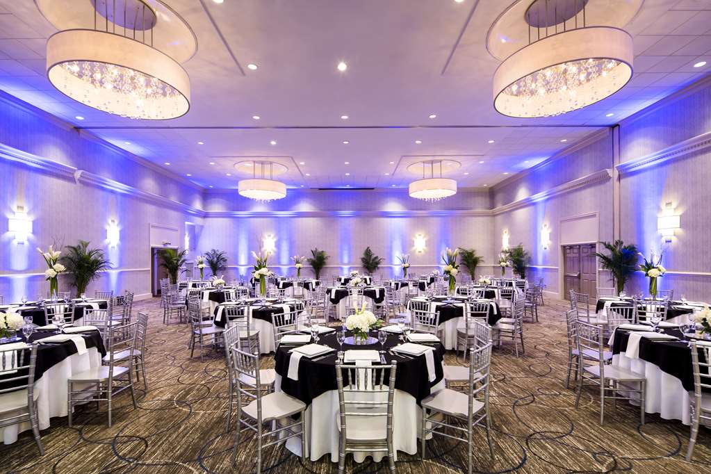 Фото DoubleTree by Hilton Hotel Jacksonville Riverfront