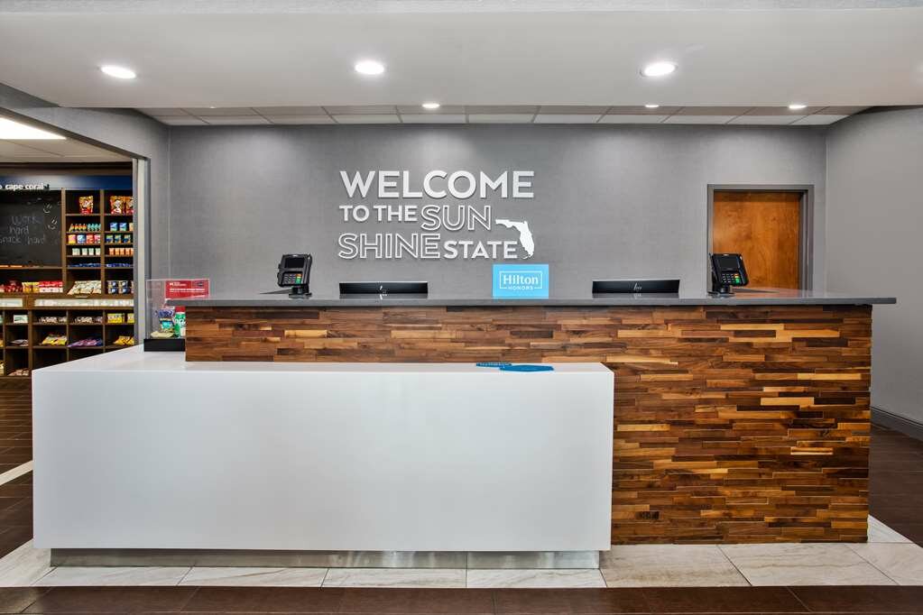 Фото Hampton Inn & Suites – Cape Coral/Fort Myers Area, Fl