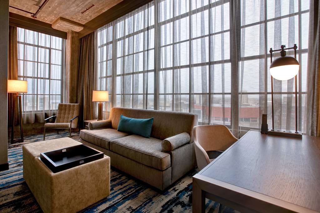 Фото Embassy Suites by Hilton Rockford Riverfront