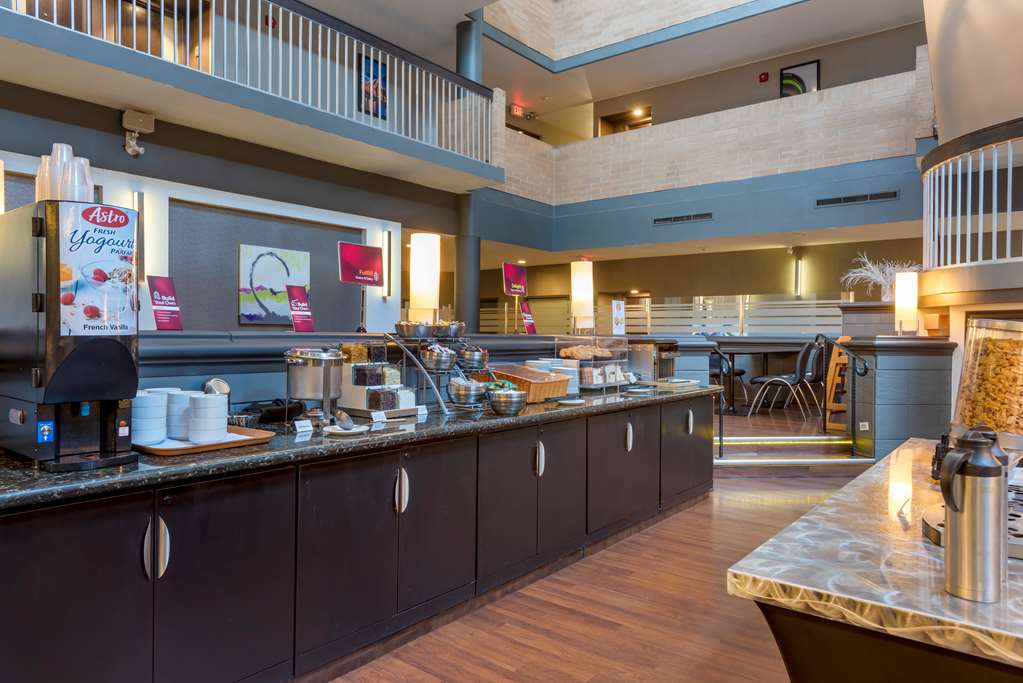 Фото Best Western Plus Village Park Inn