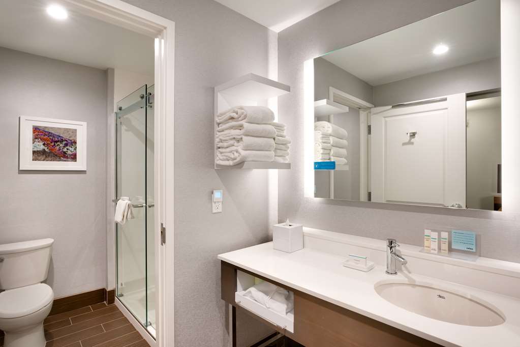 Фото Hampton Inn & Suites Anaheim Resort Convention Center