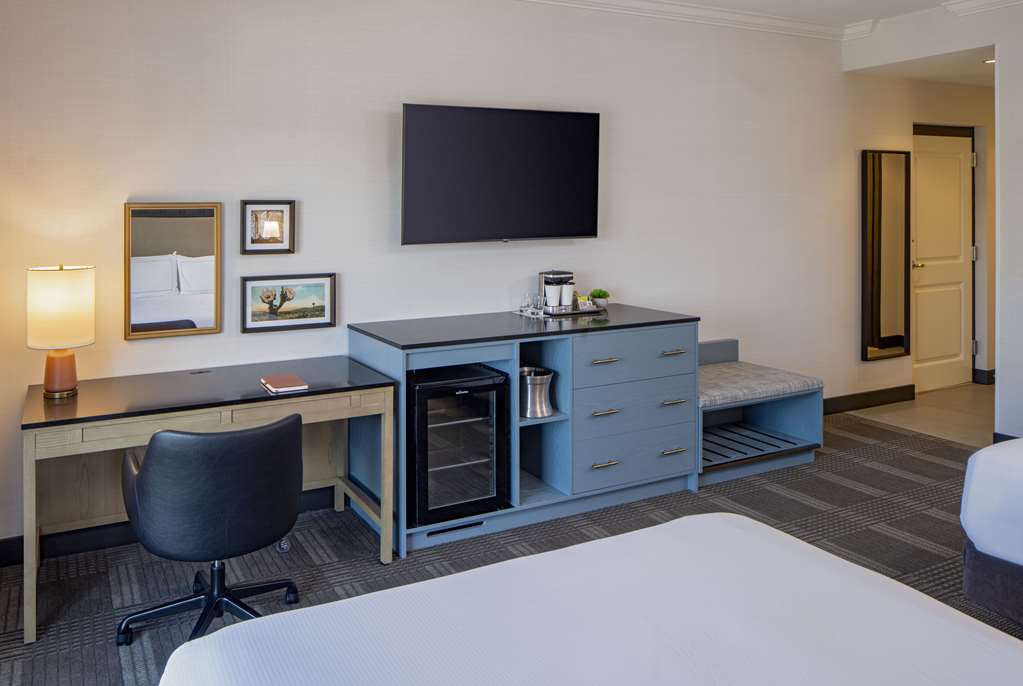 Фото Hilton San Antonio Hill Country