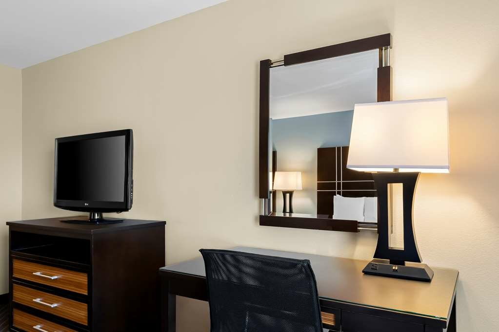 Фото Best Western Newport Inn