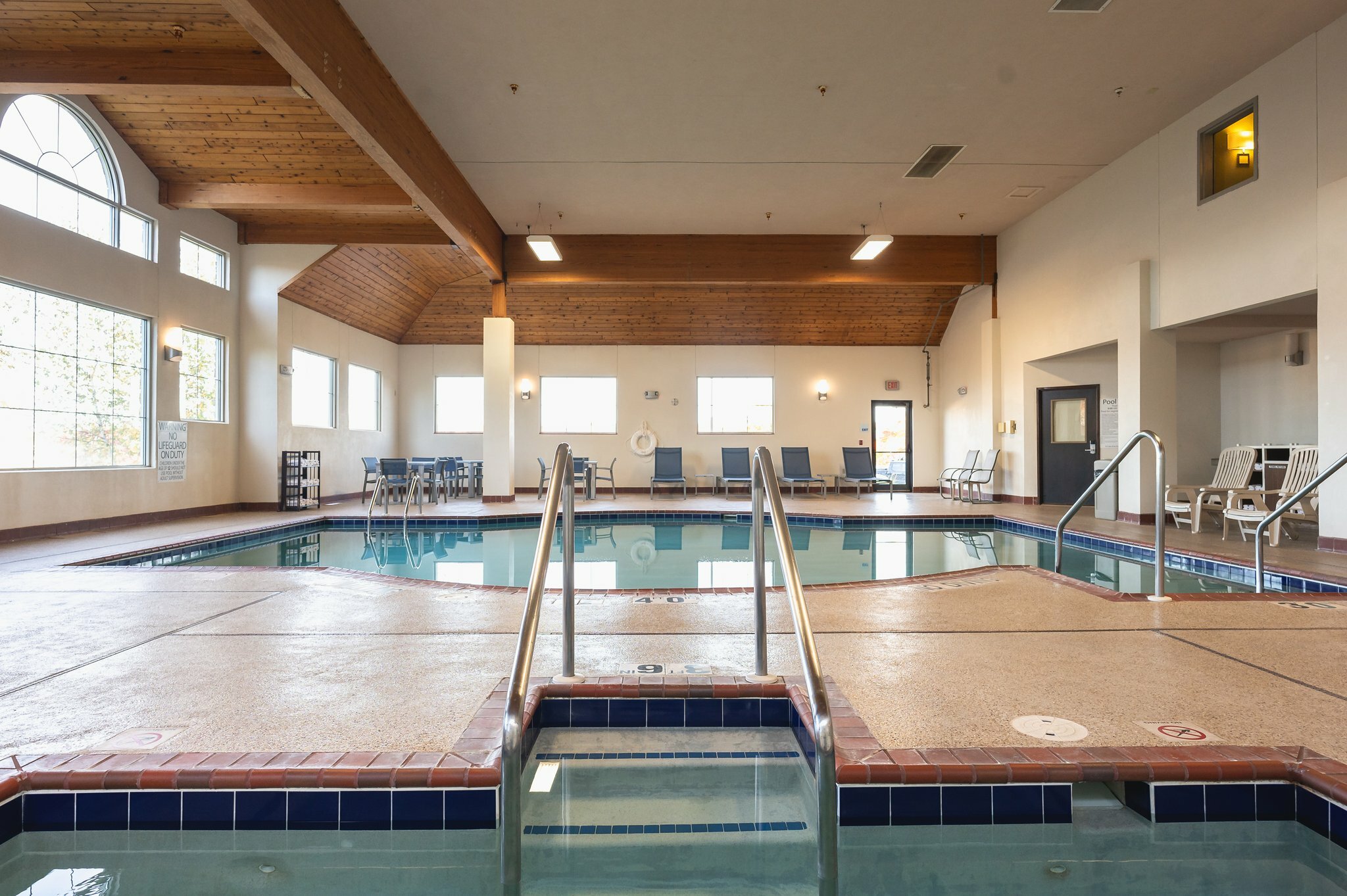Фото Holiday Inn Express Houghton-Keweenaw, an Ihg Hotel