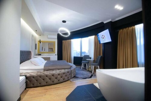 Гостиница Sky View Hotel & Restaurant в Корче