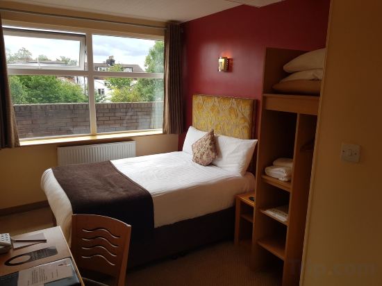 Фото Antoinette Hotel Wimbledon