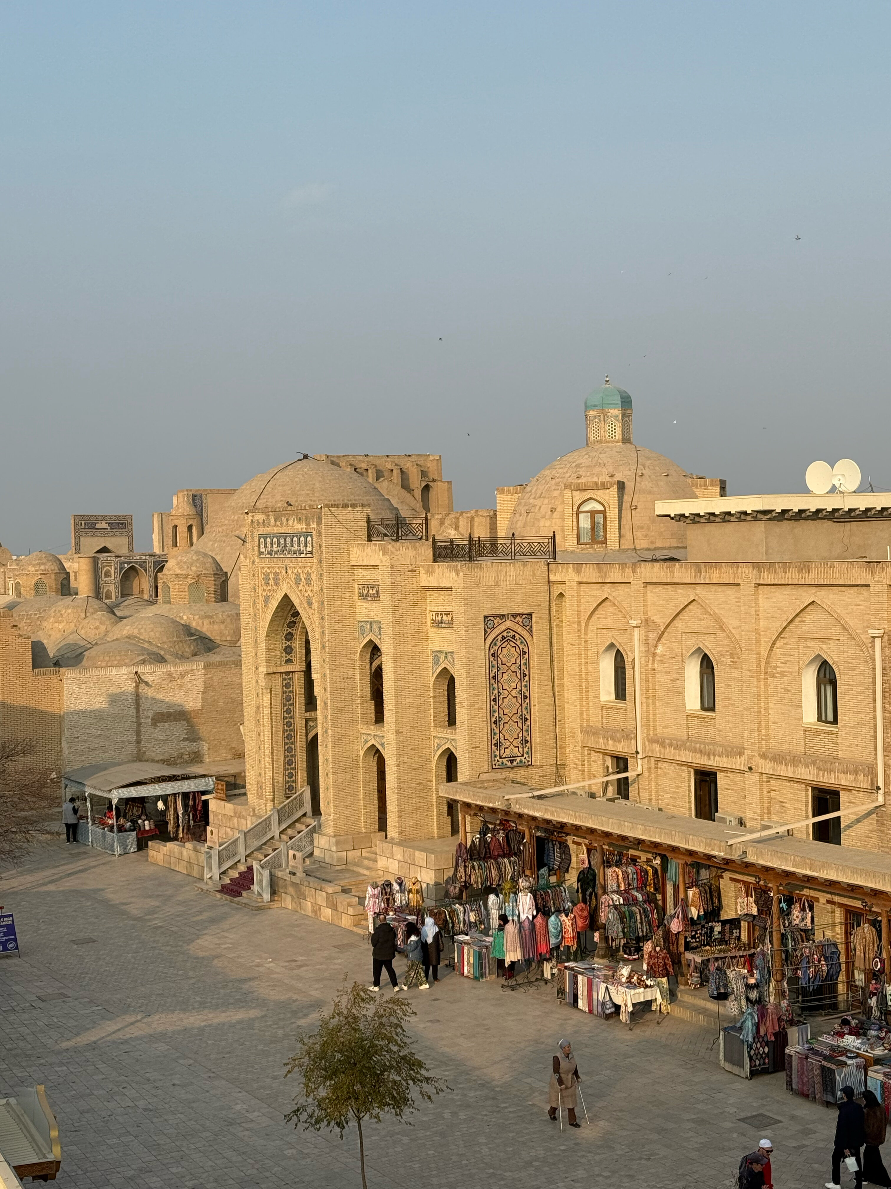 Фото Suzangaron Hotel