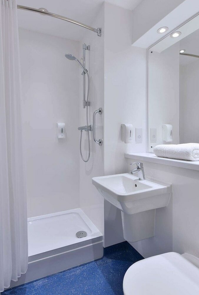 Фото Travelodge Manchester Ancoats Hotel