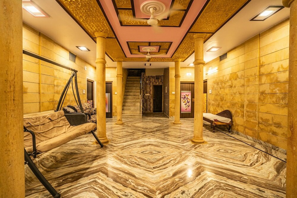 Фото Hotel Marina Mahal