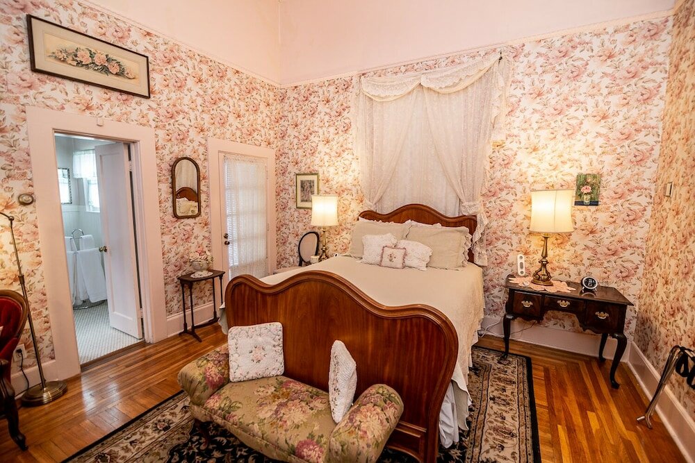 Фото The Blenman Inn