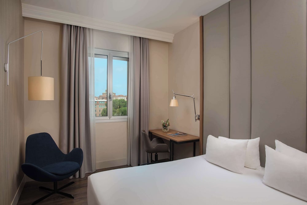 Фото Nh Bologna de la Gare