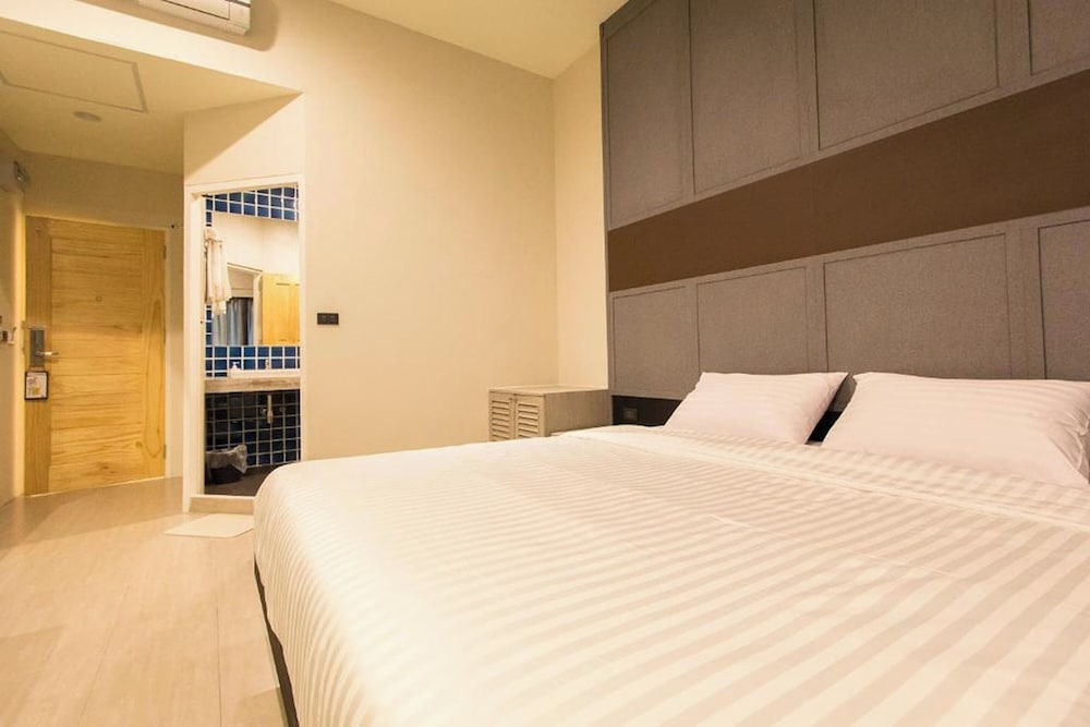 Фото Lazy Sunday Hostel