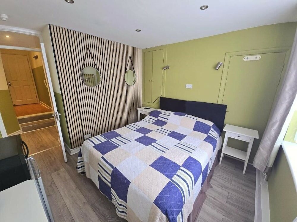 Фото Glendevon House Hotel