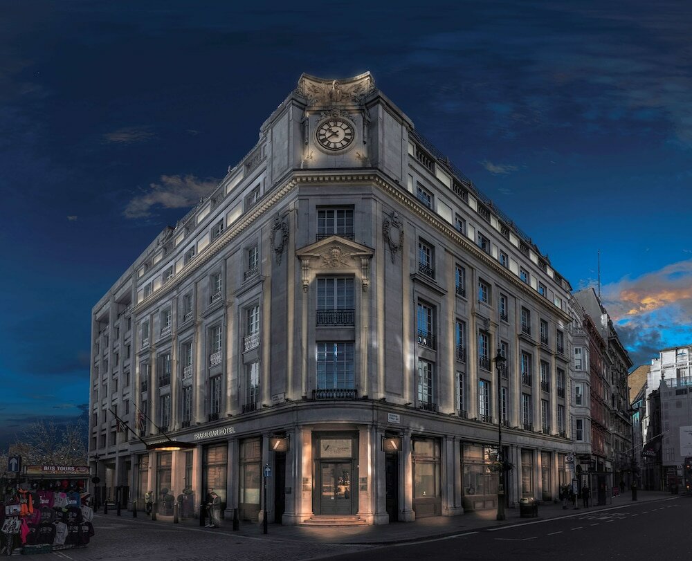 Фото The Trafalgar St. James London, Curio Collection by Hilton