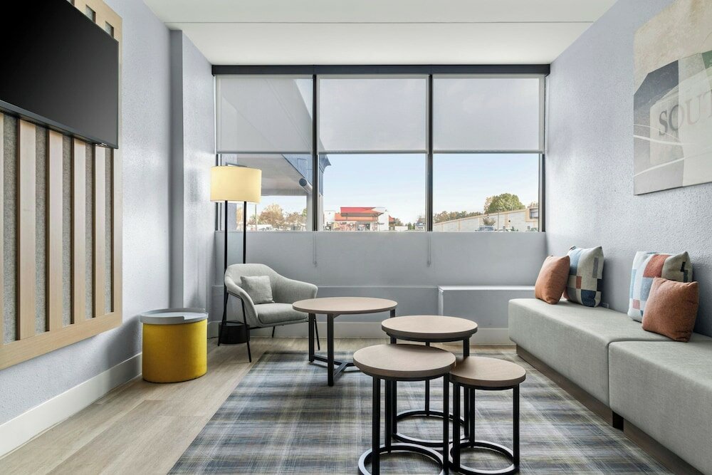Фото Best Western Sterling Hotel & Suites