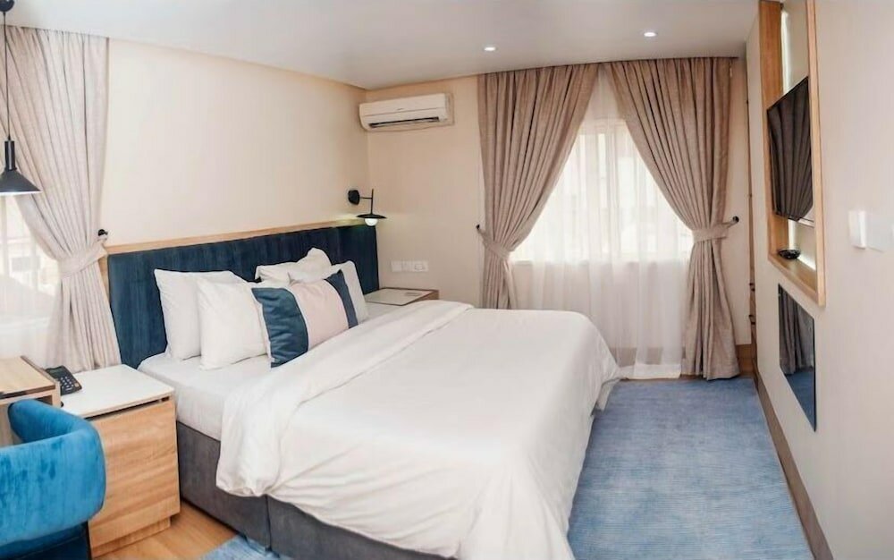 Фото Centurion Apartments Limited