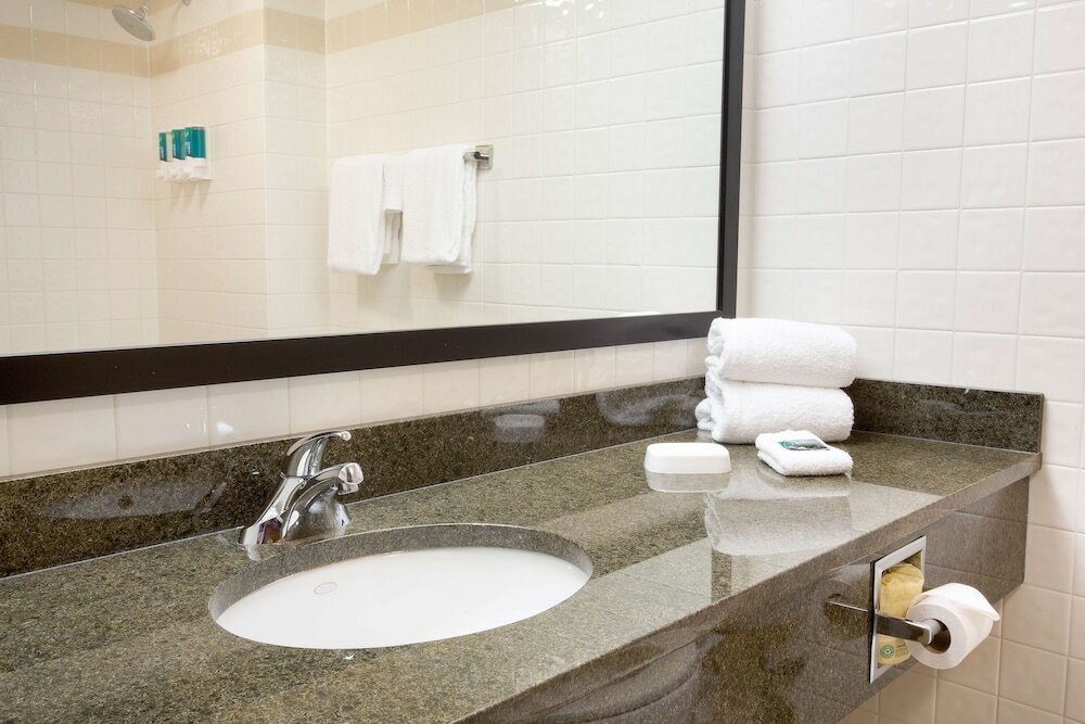 Фото Drury Inn & Suites Austin North