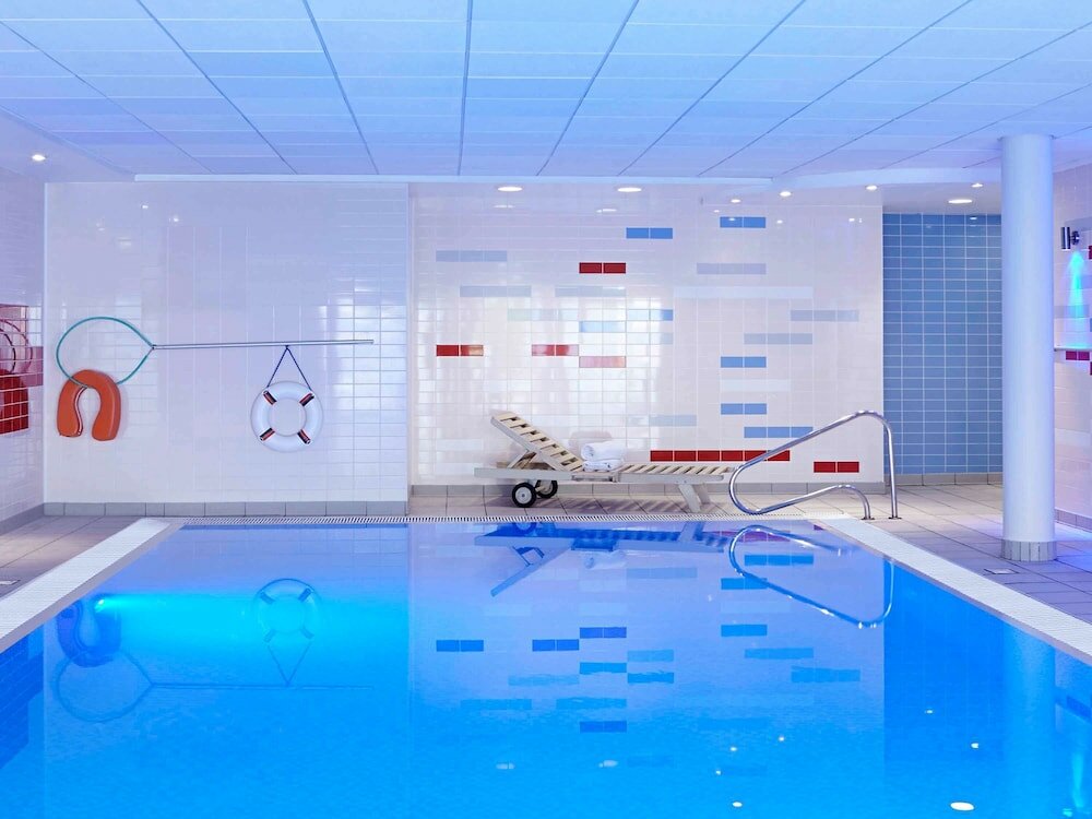 Фото Novotel Milton Keynes