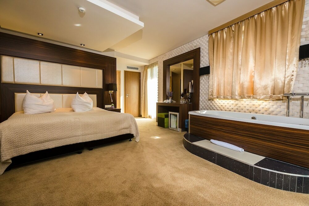 Фото Duna Garden Hotel