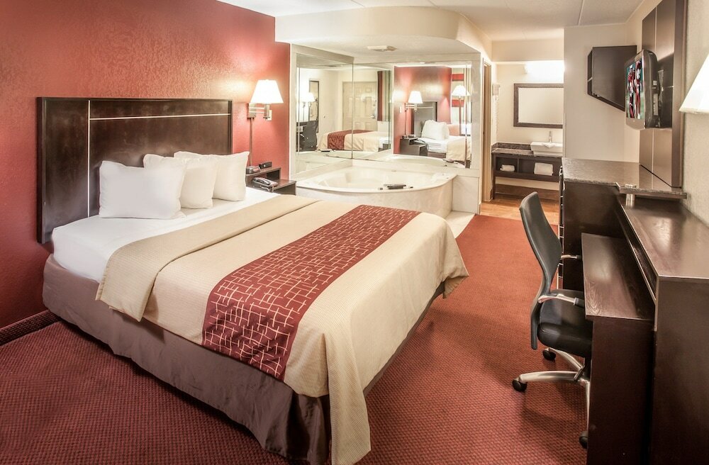 Фото Red Roof Inn Ann Arbor - University of Michigan South