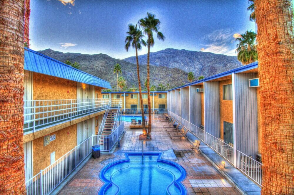 Фото Delos Reyes Palm Springs