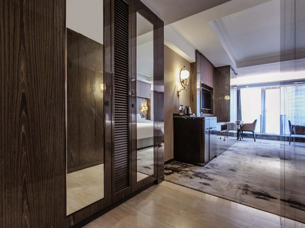 Фото Mercure Chongqing Downtown