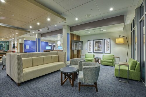 Гостиница Holiday Inn Express & Suites Hermiston Downtown by Ihg в Хермистоне