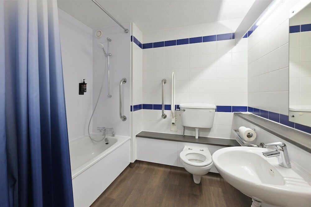 Фото Travelodge Aberdeen Bucksburn
