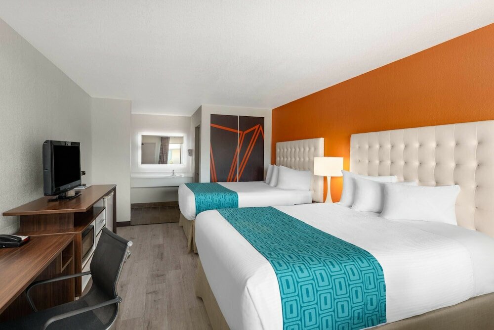 Фото Howard Johnson by Wyndham Modesto Ceres