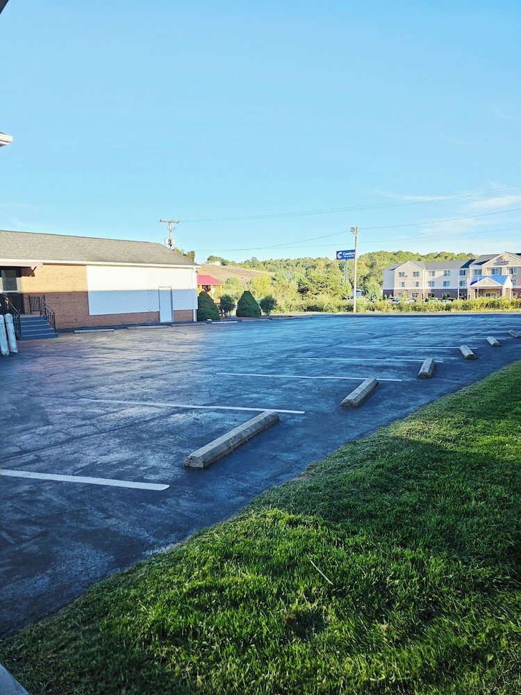 Фото Super 8 by Wyndham Hillsville