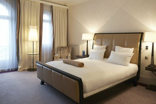 Гостиница Le Grand Hôtel de Cabourg - Mgallery Collection в Кабуре