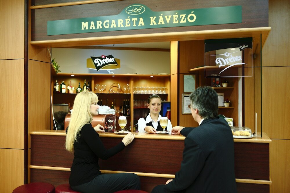 Фото Hotel Benczur