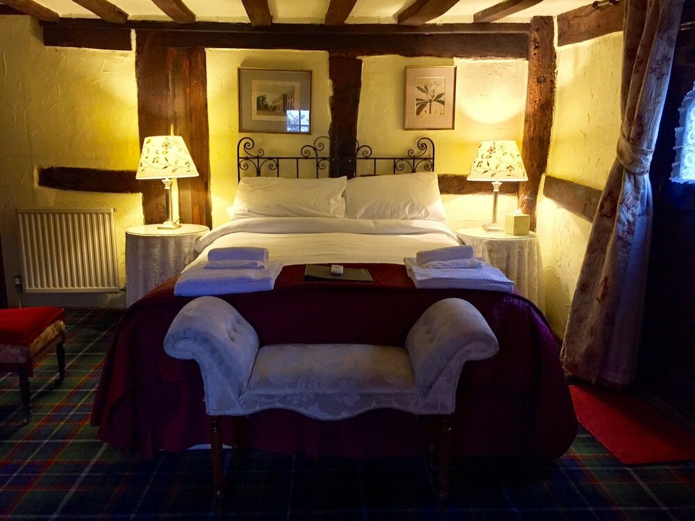 Фото Thatched Cottage Hotel