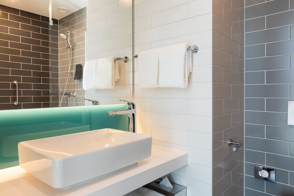 Фото Holiday Inn Express Amsterdam - North Riverside