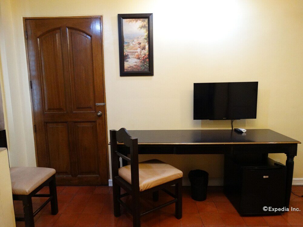 Фото White Knight Hotel Intramuros