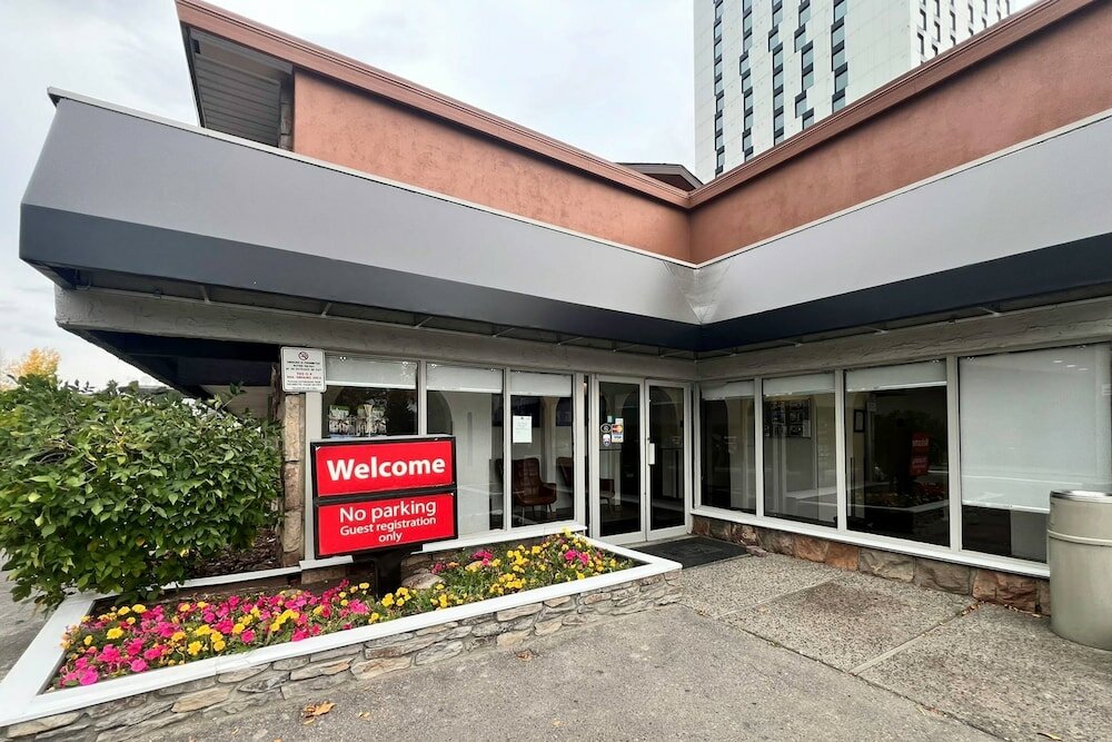 Фото Econo Lodge Motel Village