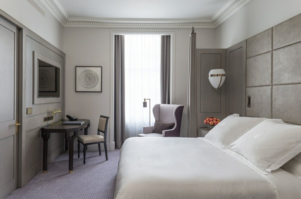 Фото Four Seasons Hotel London at Ten Trinity Square