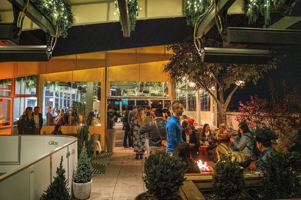 Фото Halcyon - a hotel in Cherry Creek