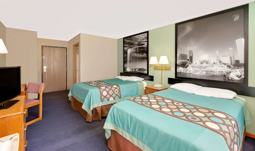 Фото Super 8 by Wyndham Macomb