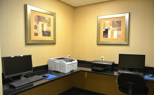 Гостиница Holiday Inn Express Hotel & Suites Sidney by Ihg в Сидни