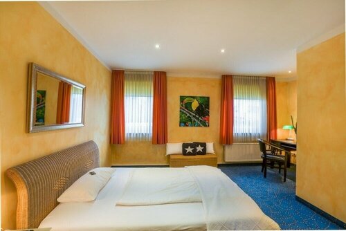 Гостиница Hotel & Restaurant Schewe в Лене