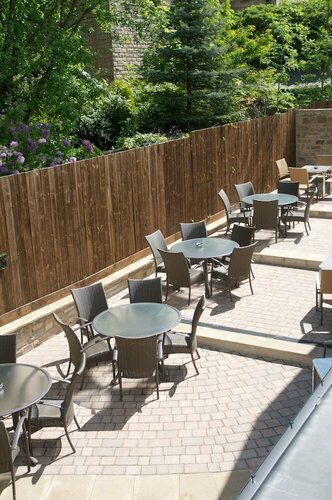 Внешний вид отеля The Three Horseshoes Hotel в Замке Барнарде, фото 5