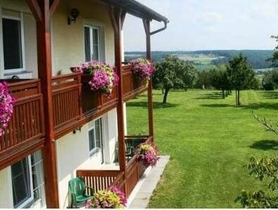 Гостиница Hotel-Restaurant Teuschler-Mogg в Фюрстенфельде