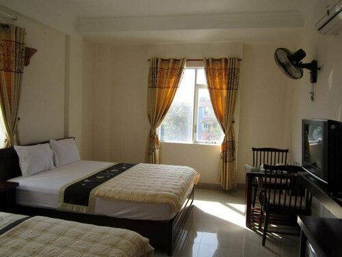 Гостиница Nhiet Doi Hotel в Туихоа