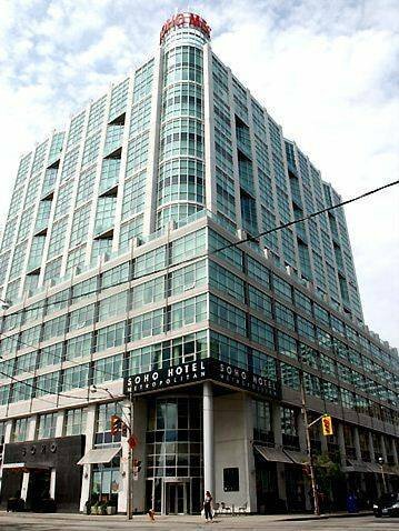 Внешний вид отеля SoHo Hotel Toronto в Торонто, фото 5