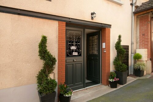 Гостиница Le Logis Aux Bulles в Эперне