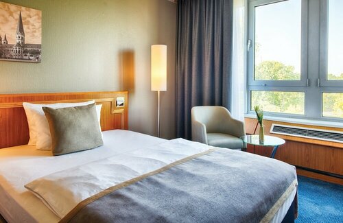Гостиница Leonardo Hotel Köln Bonn Airport в Весселинге